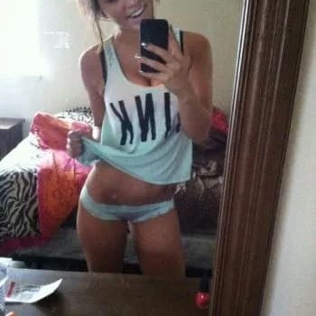 Profil de Iman, 28 ans, Pute à Alzi (Département 20)