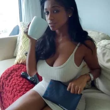 Lana - Pute à Borgo Profil de Lana, 20 ans, Pute à Borgo (Département 20)