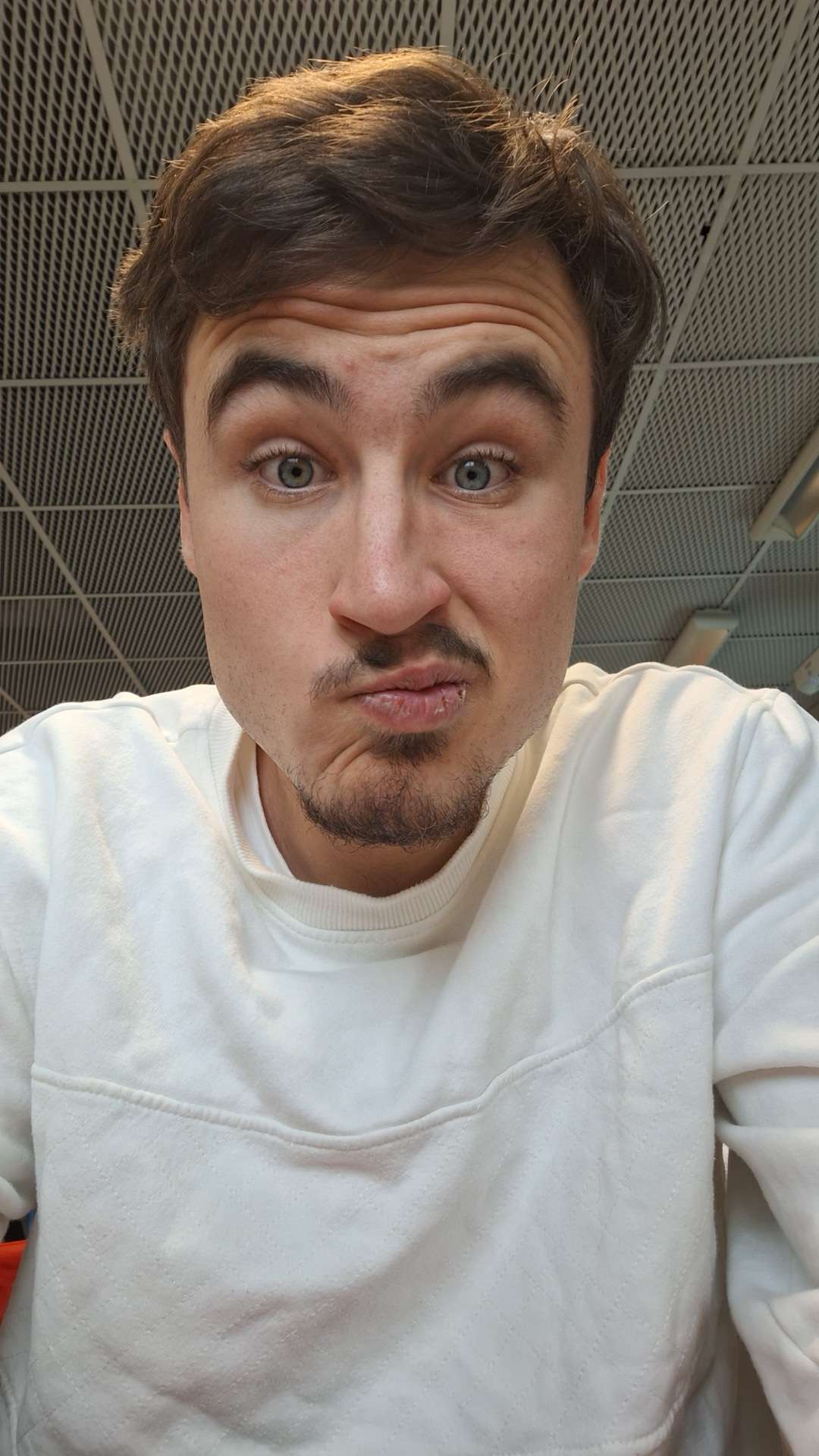 Profil de Zeev, 19 ans, sex à LaCelle-sous-Gouzon