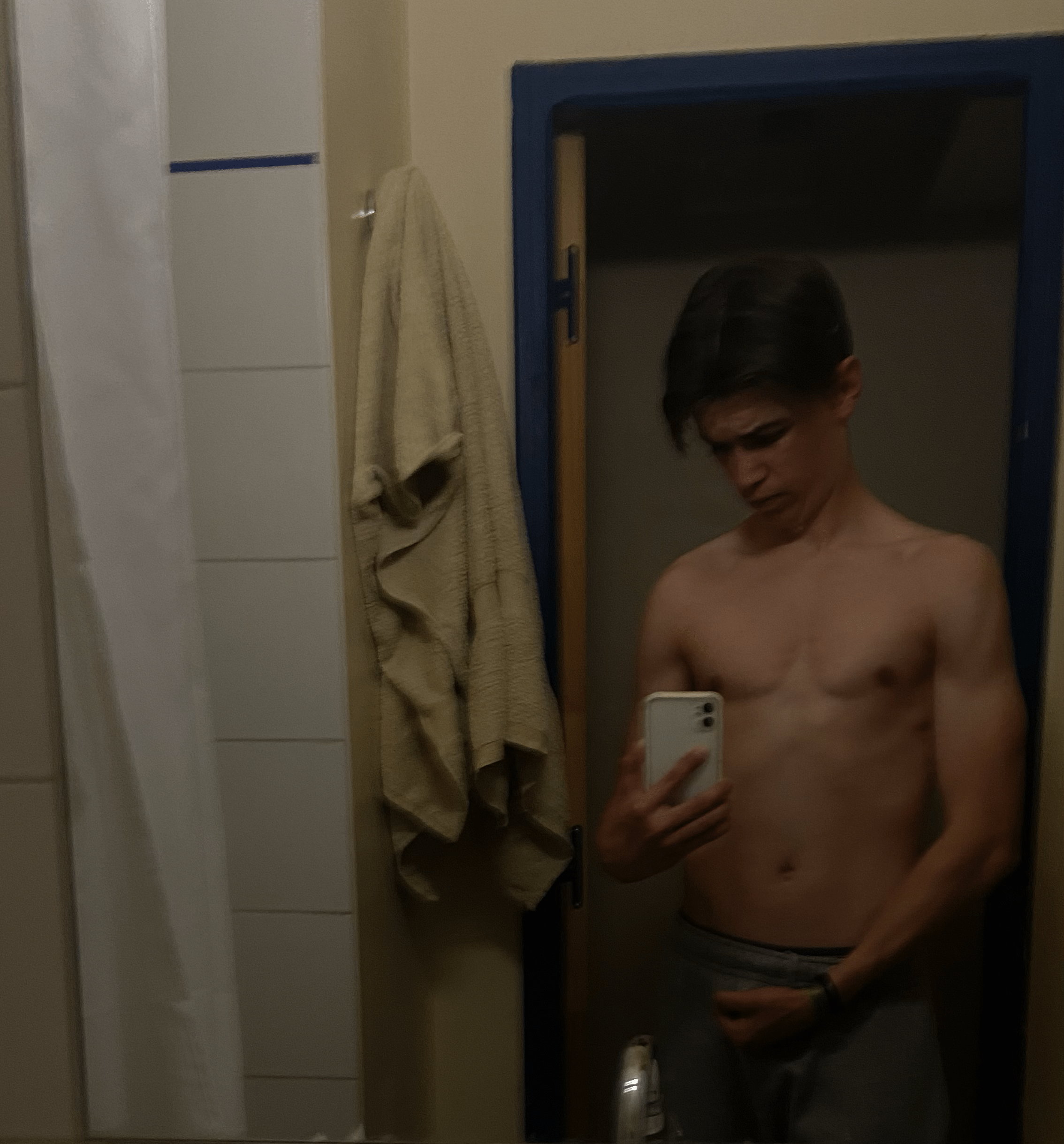 Profil de Khelyan, 20 ans, sex à Rogny-les-Sept-Écluses