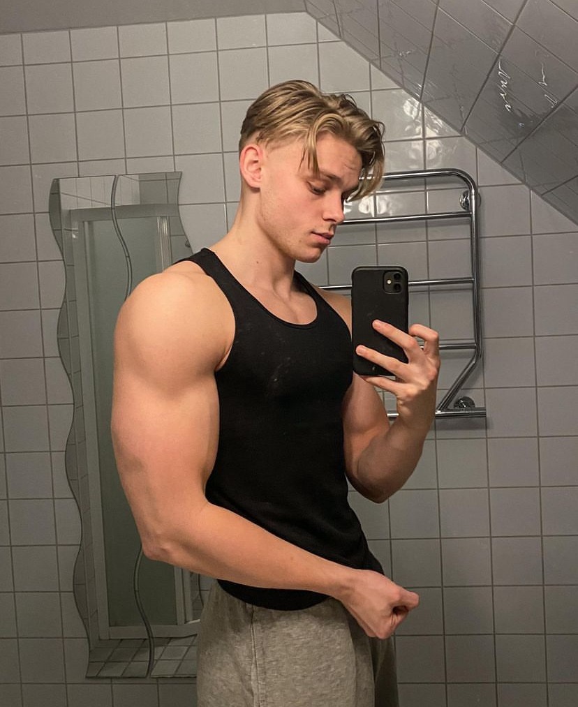 Profil de Jhonatan, 21 ans, sex à Bagas