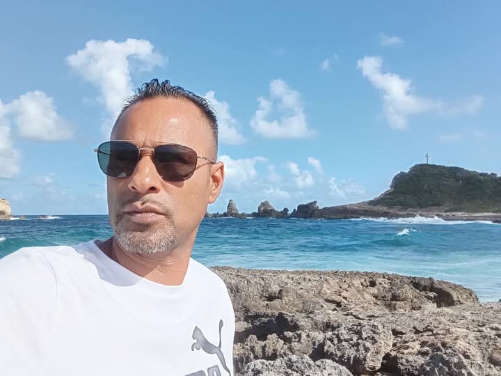 Profil de Szymon, 46 ans, sex à Saint-Élie