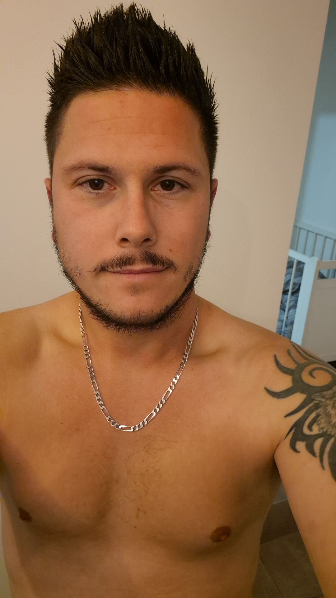 Profil de Dumenicu, 33 ans, sex à Beaucroissant